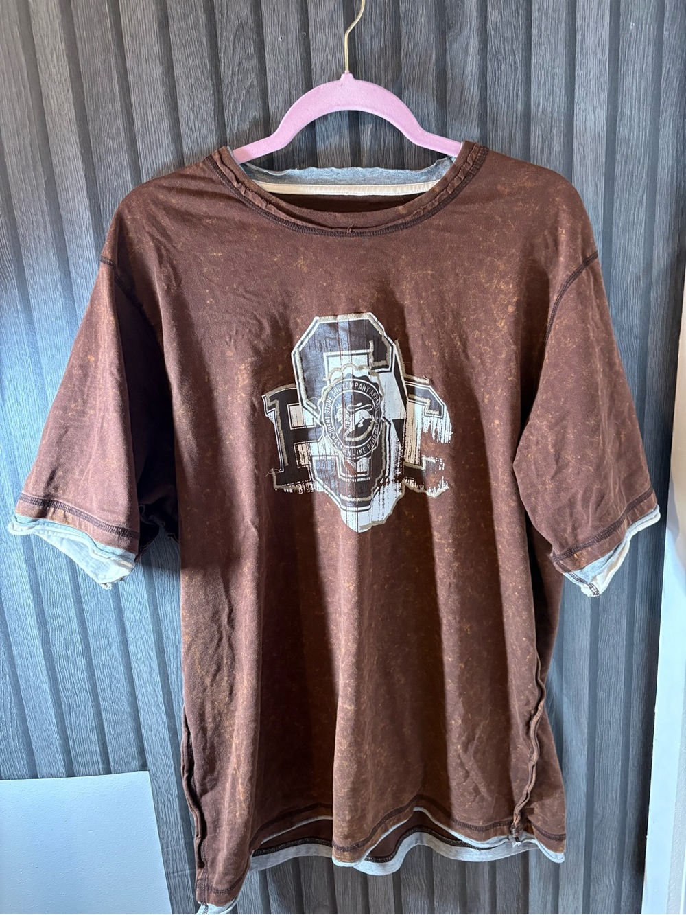 Vintage-Look Brown Graphic Tee with Distressed Logo